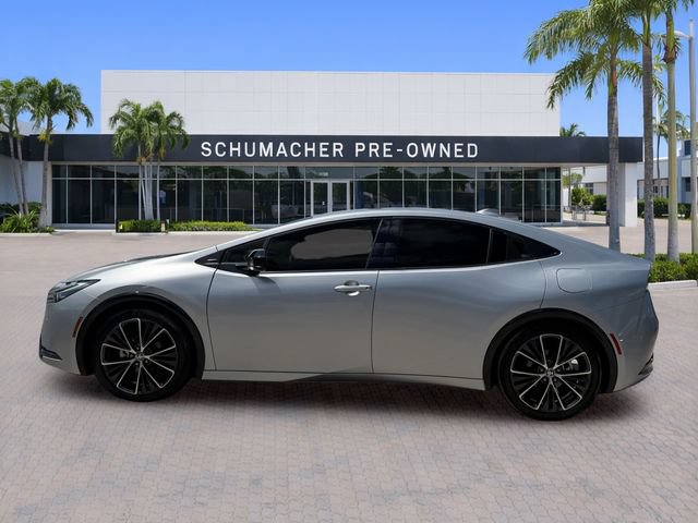 Used 2024 Toyota Prius XLE FWD image 4