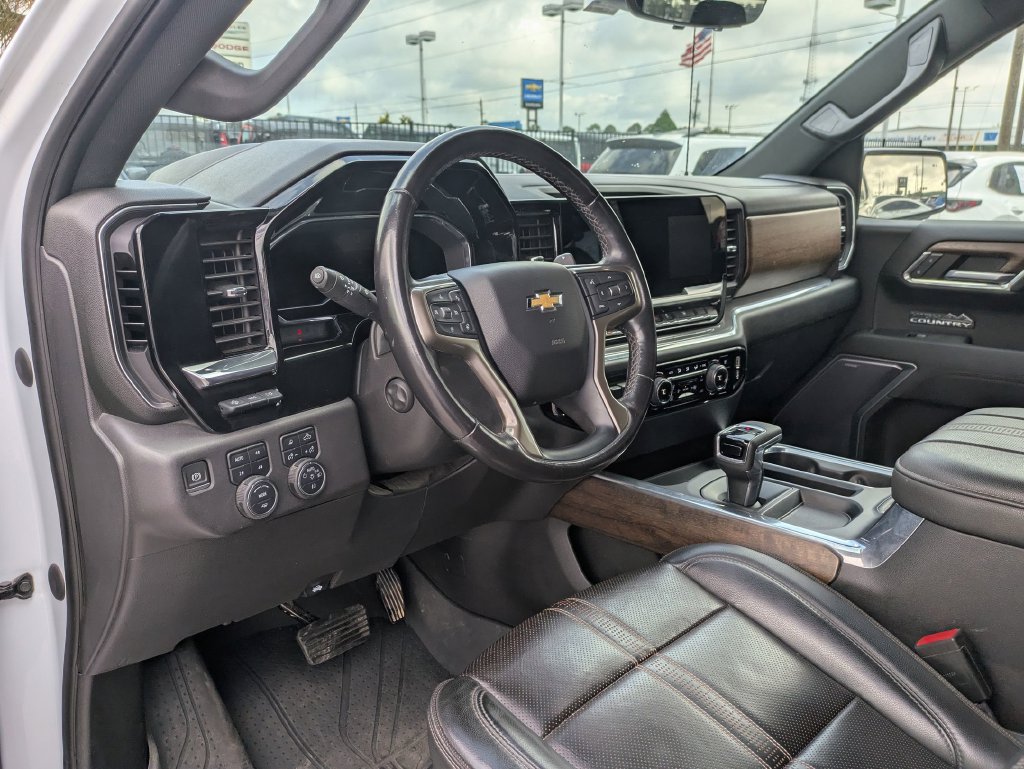 Used 2023 Chevrolet Silverado 1500 High Country w/ Technology Package AWD/4WD image 33
