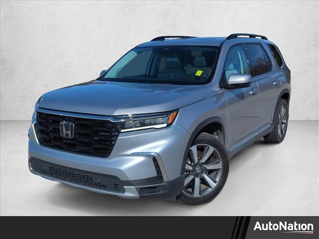 Used 2024 Honda Pilot Touring image 1