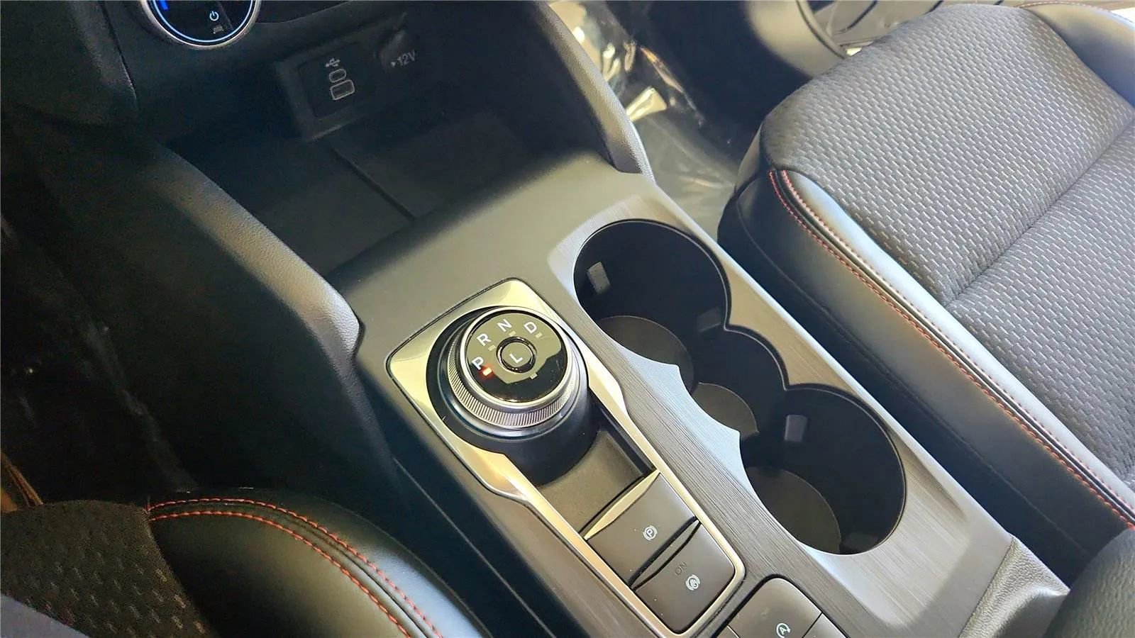 Used 2025 Ford Escape ST-Line image 27