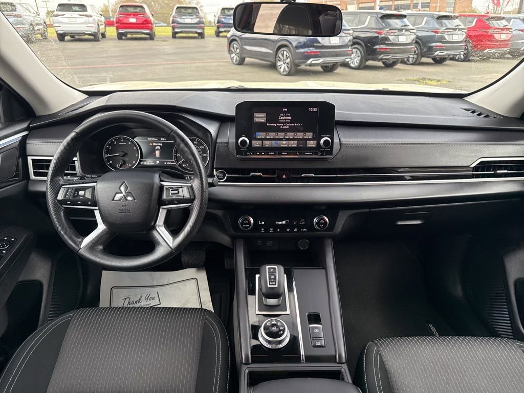 Used 2024 Mitsubishi Outlander ES image 37
