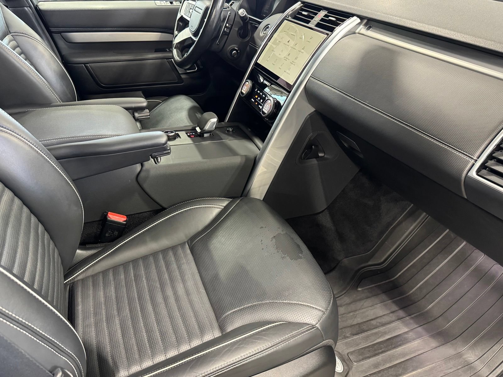 Used 2022 Land Rover Discovery HSE R-Dynamic AWD/4WD image 57