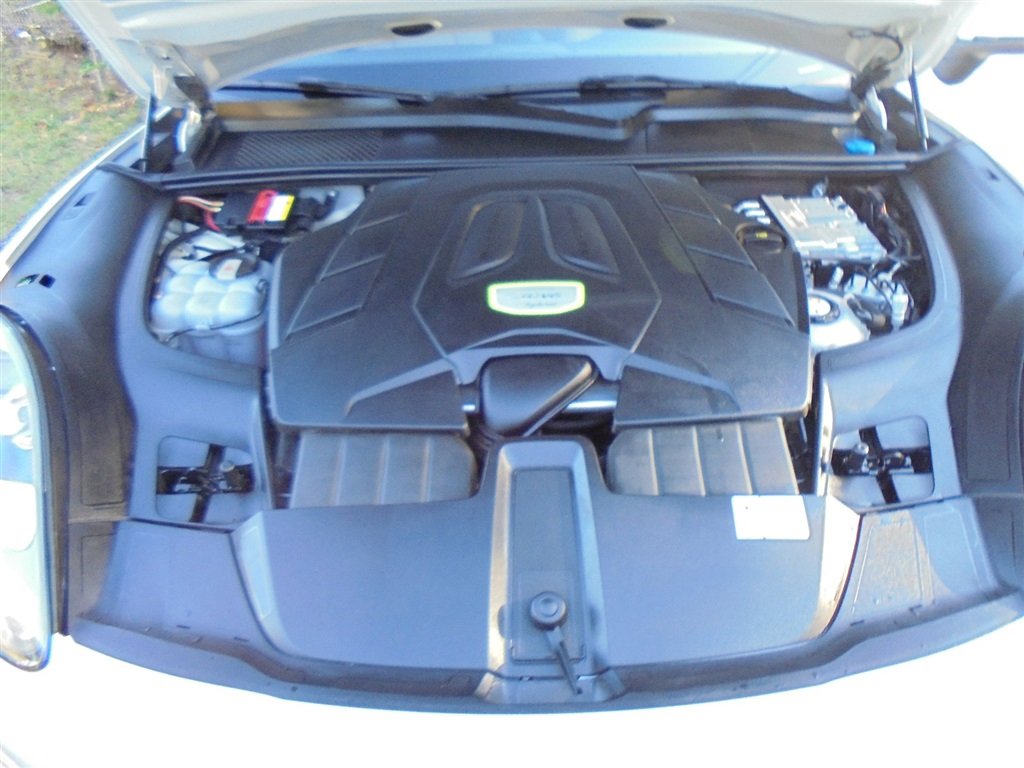 Used 2019 Porsche Cayenne E-Hybrid image 9