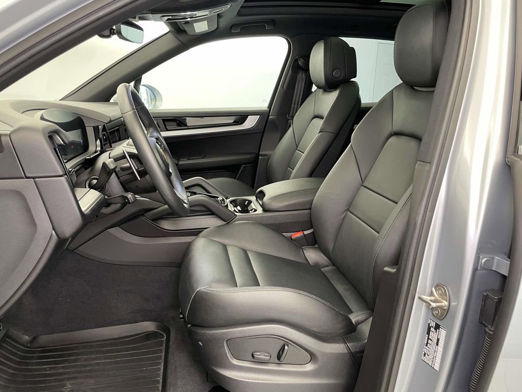 Used 2024 Porsche Cayenne image 5