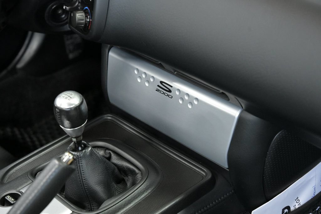 Used 2005 Honda S2000 image 39