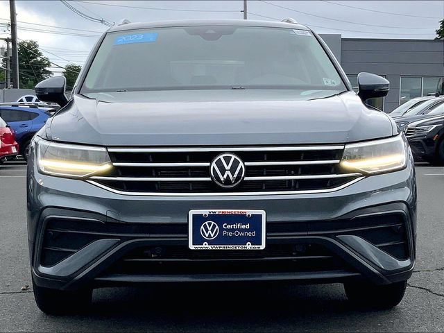 Used 2023 Volkswagen Tiguan SE w/ Panoramic Sunroof Package AWD/4WD image 8