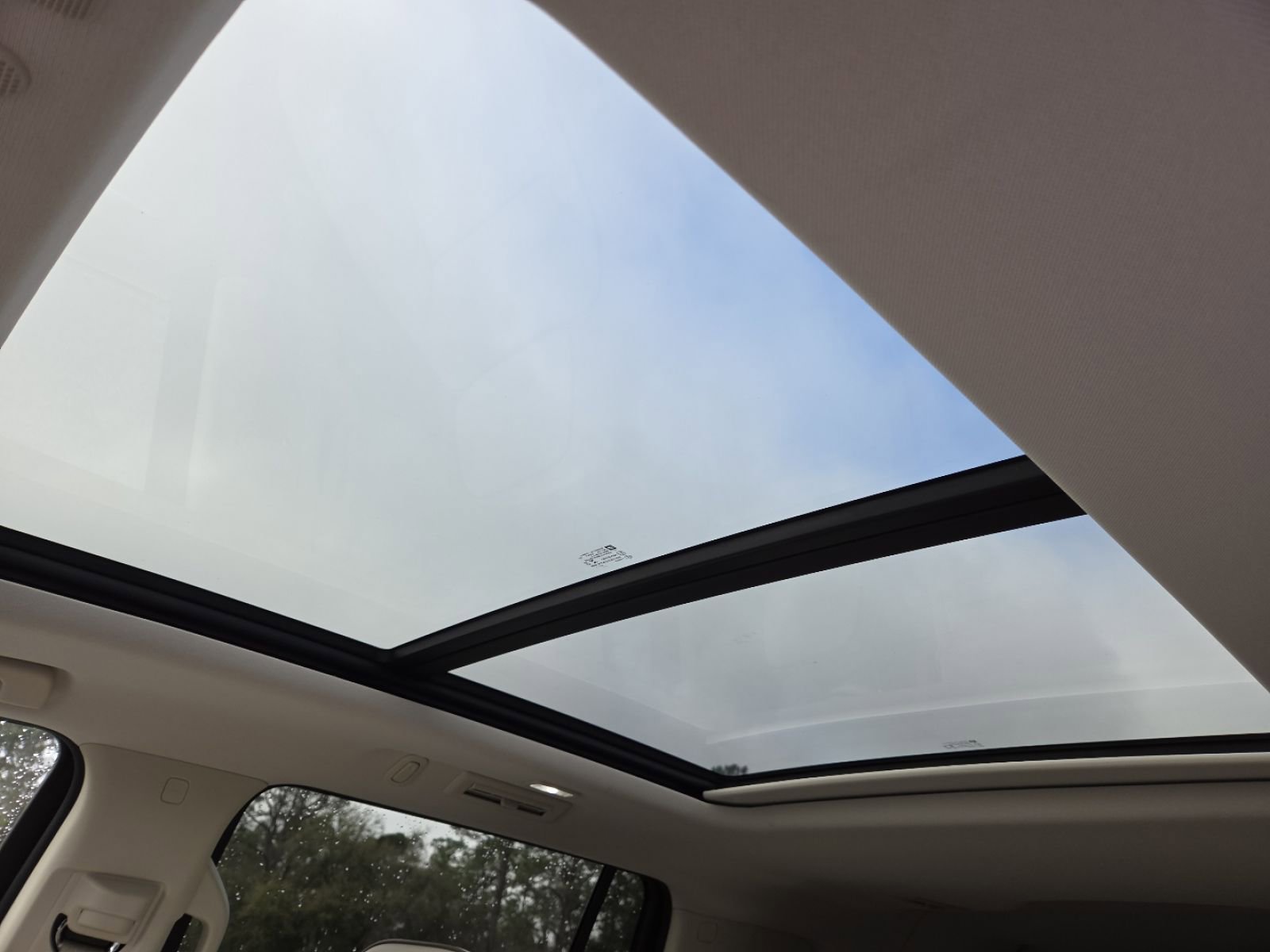 Used 2022 GMC Yukon XL Denali image 4