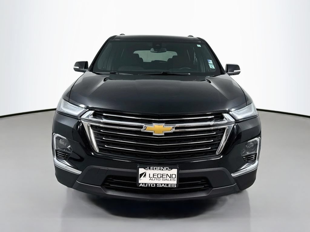 Used 2022 Chevrolet Traverse LT FWD image 2