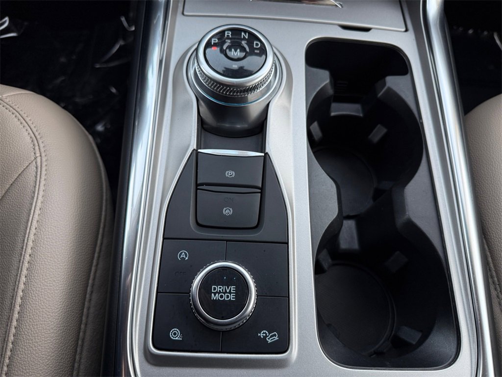 Used 2020 Ford Explorer XLT w/ Equipment Group 202A image 18