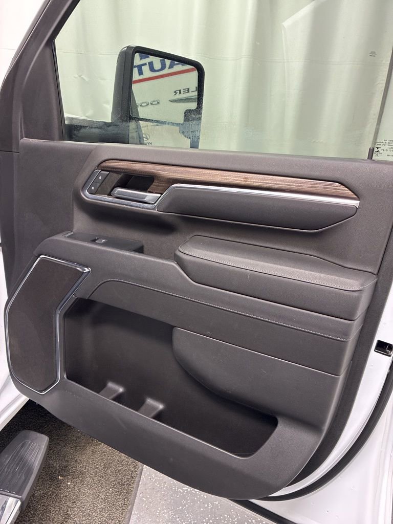 Used 2024 Chevrolet Silverado 2500 LT w/ Convenience Package image 32