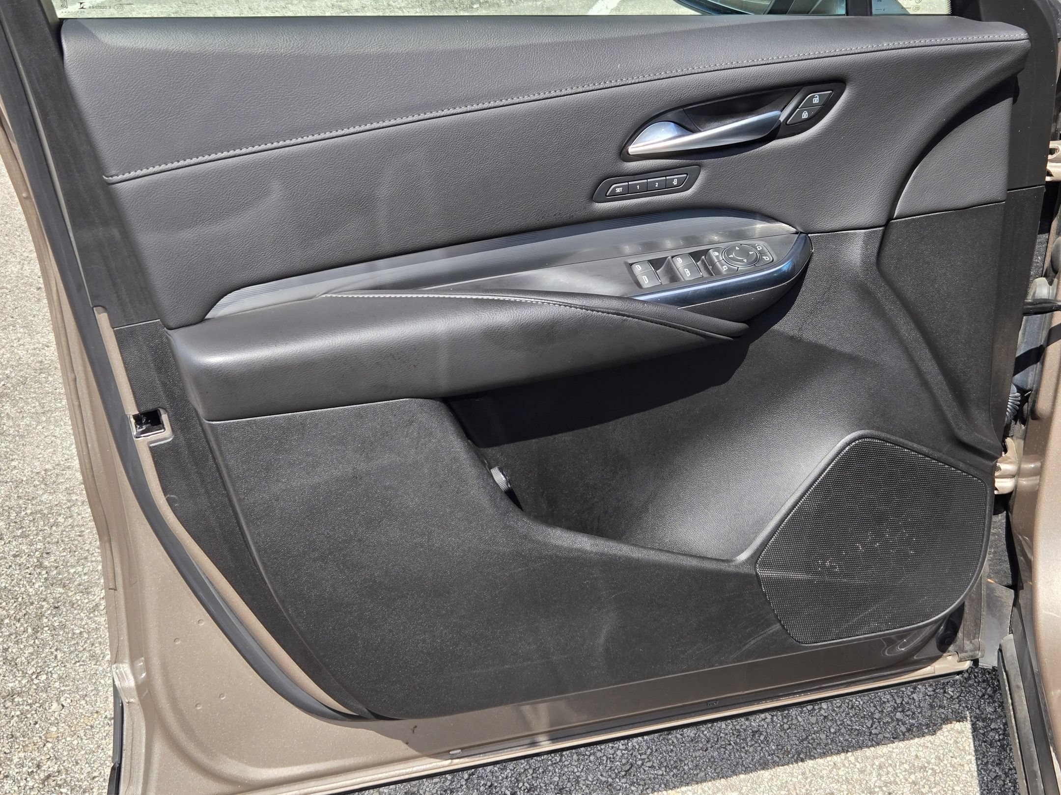 Used 2024 Cadillac XT4 Premium Luxury FWD image 11