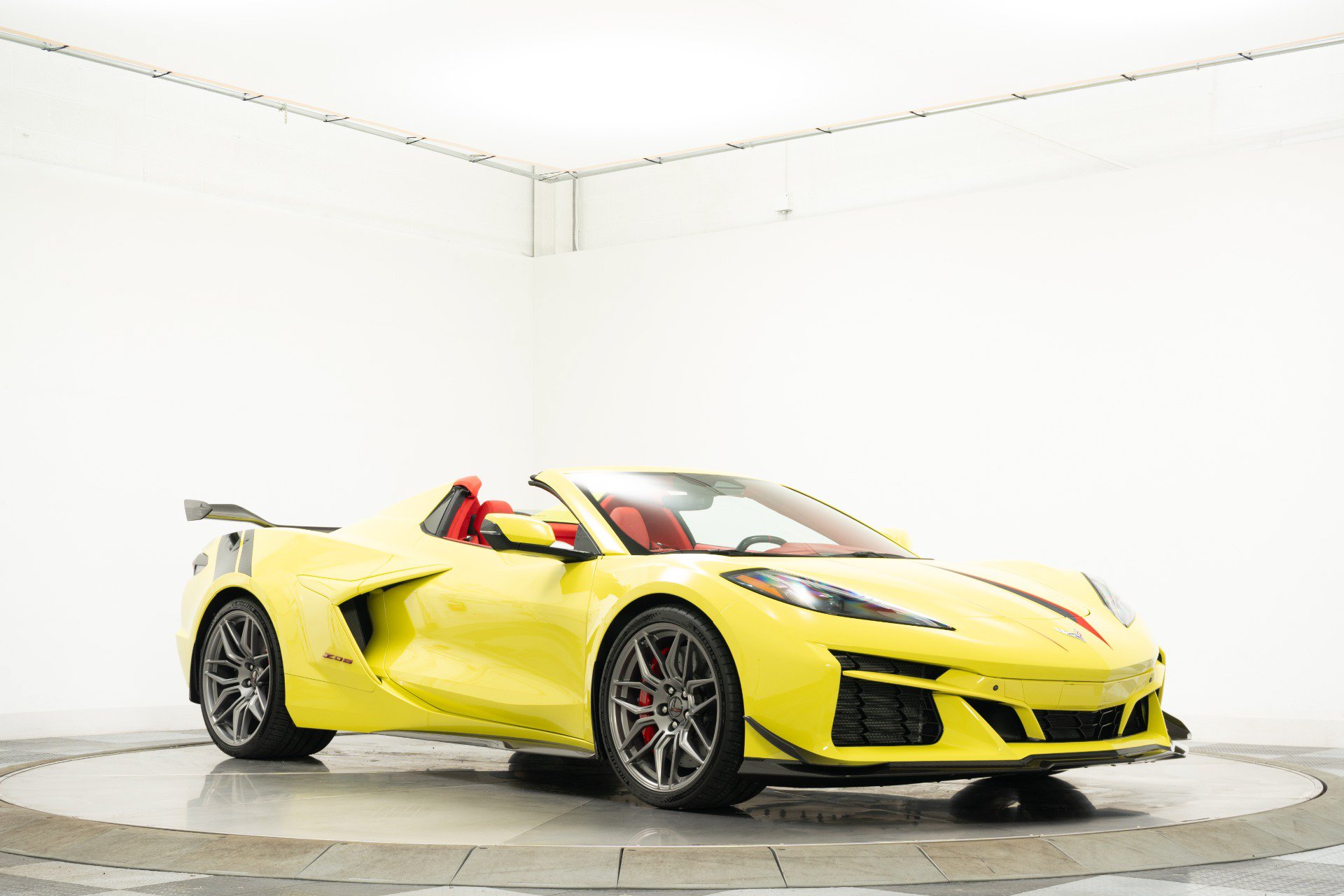Used 2024 Chevrolet Corvette Z06 w/ Z07 Performance Package RWD image 46