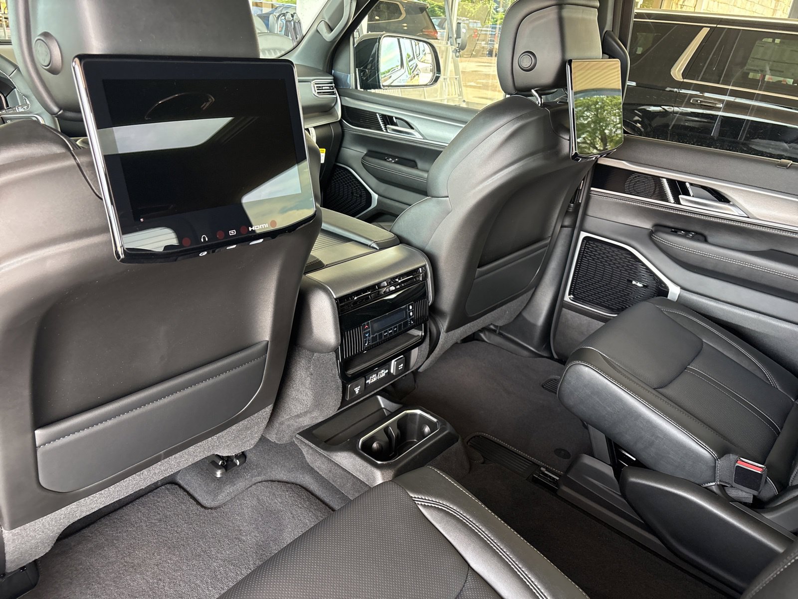 New 2026 Jeep Grand Wagoneer Limited AWD/4WD image 18