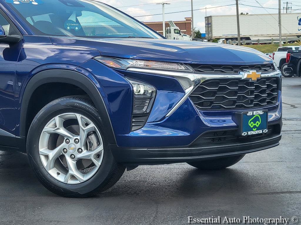 Certified 2024 Chevrolet Trax LS w/ LS Convenience Package FWD image 3
