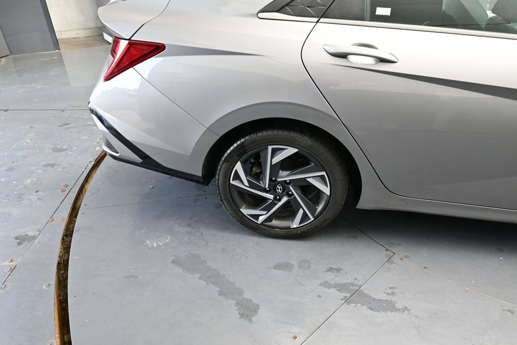 Used 2024 Hyundai Elantra Limited FWD image 20