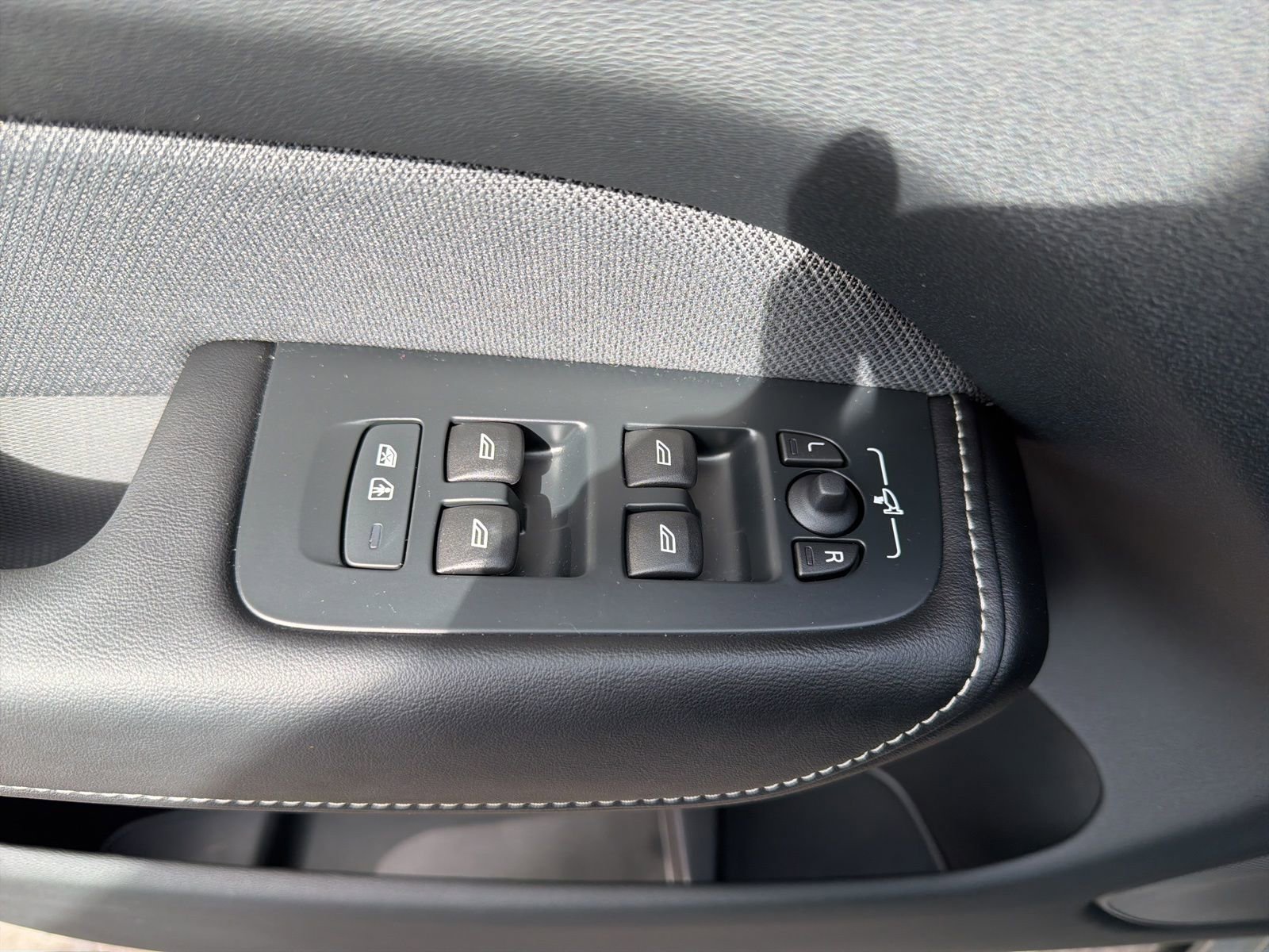 Used 2024 Volvo XC60 T8 Polestar w/ Protection Package Premier image 67