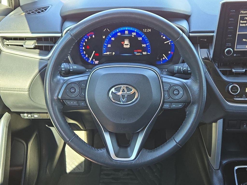 Used 2022 Toyota Corolla Cross XLE w/ Convenience Package image 20