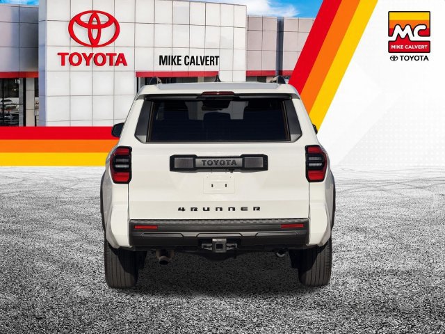 Used 2025 Toyota 4Runner SR5 AWD/4WD image 5