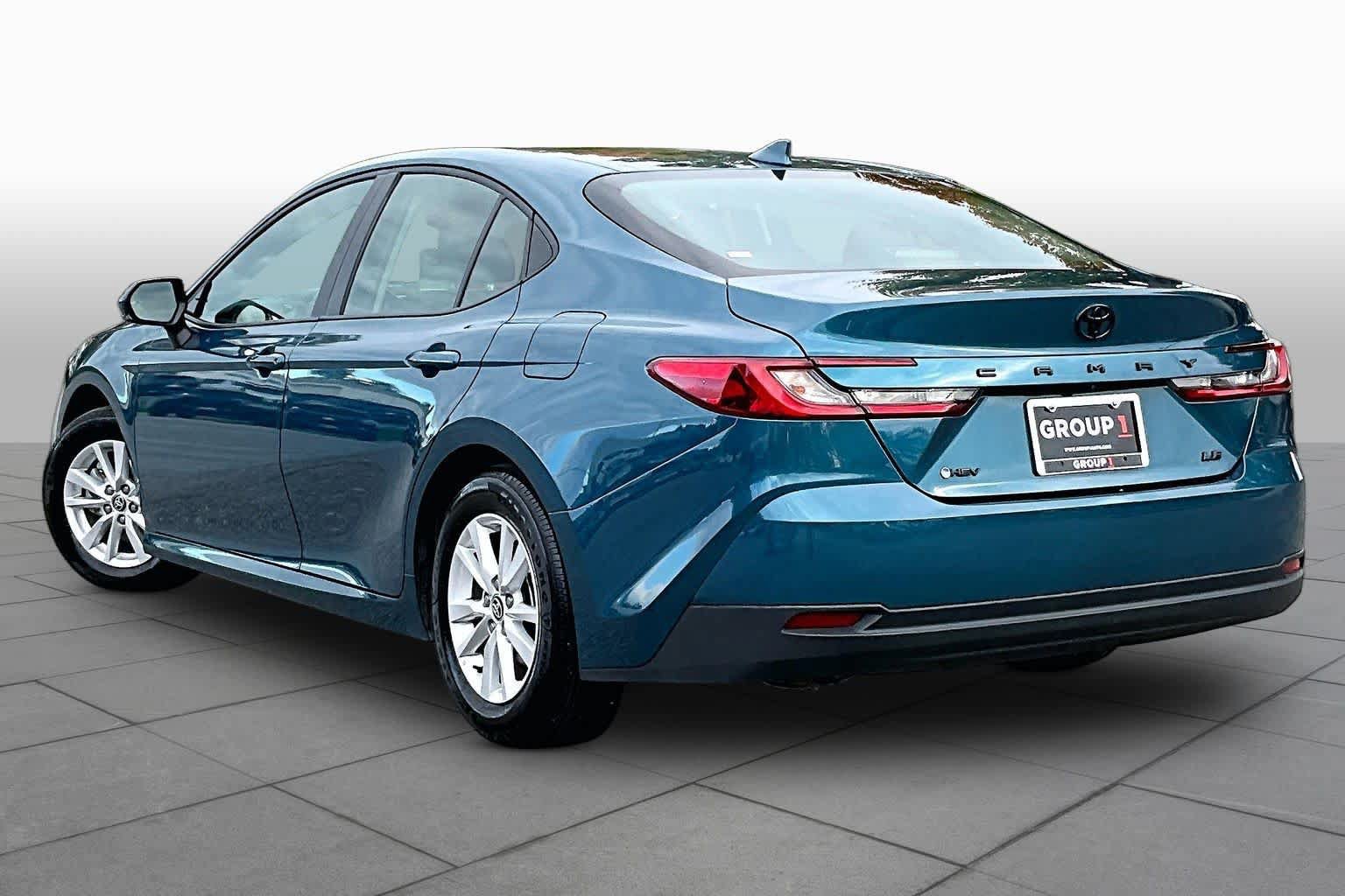 Used 2025 Toyota Camry LE FWD image 12