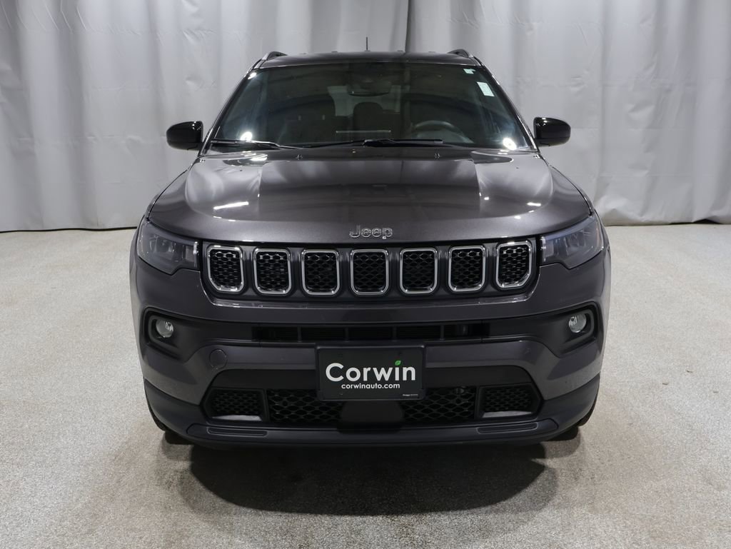 Used 2023 Jeep Compass Latitude image 9