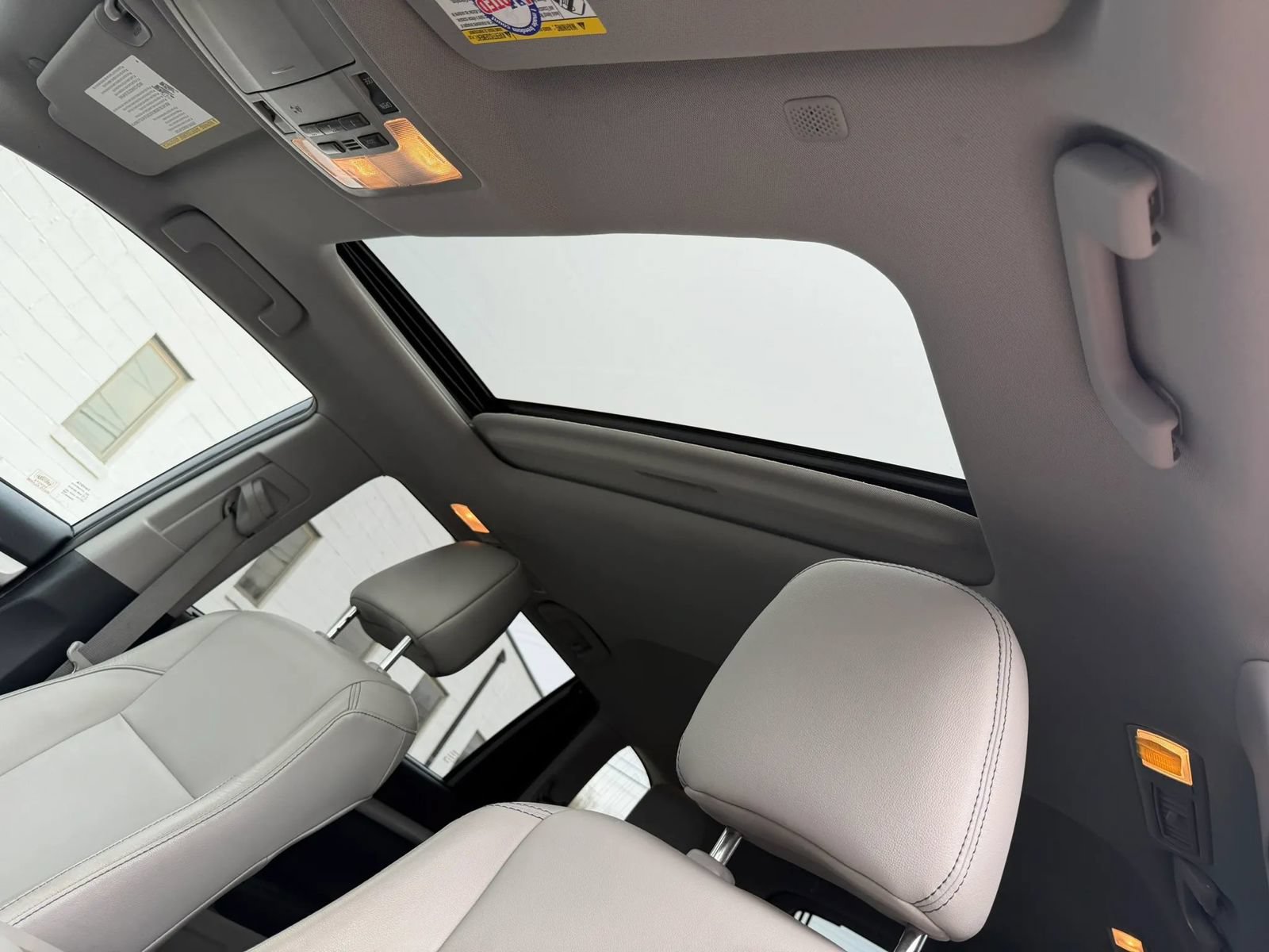 Used 2019 Toyota Highlander XLE AWD/4WD image 17