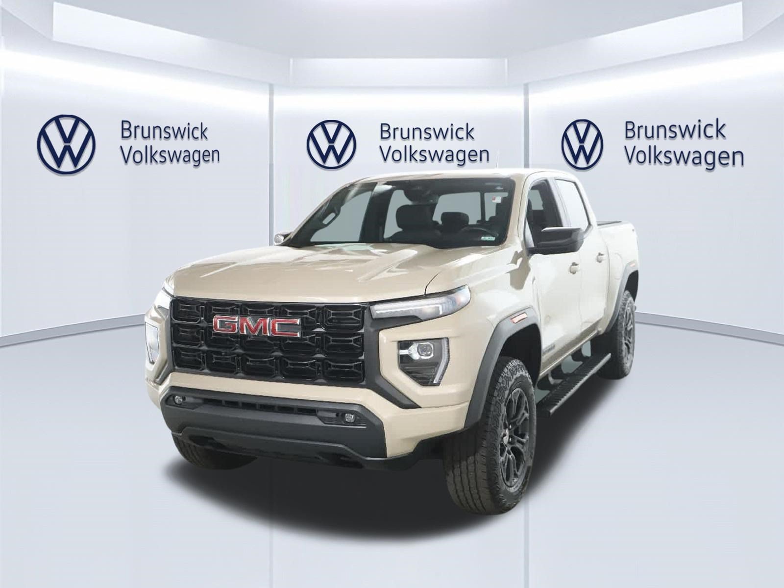 Used 2024 GMC Canyon Elevation w/ Elevation Premium Package AWD/4WD image 1