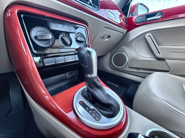 Used 2019 Volkswagen Beetle 2.0T S FWD image 19