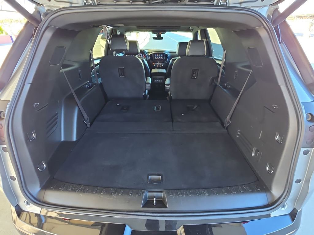 Used 2023 Chevrolet Traverse Premier w/ Redline Edition image 27