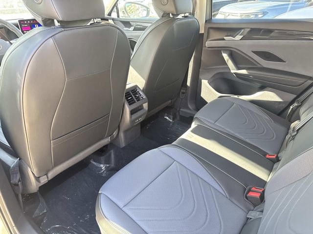 New 2026 Volkswagen Tiguan SE image 10