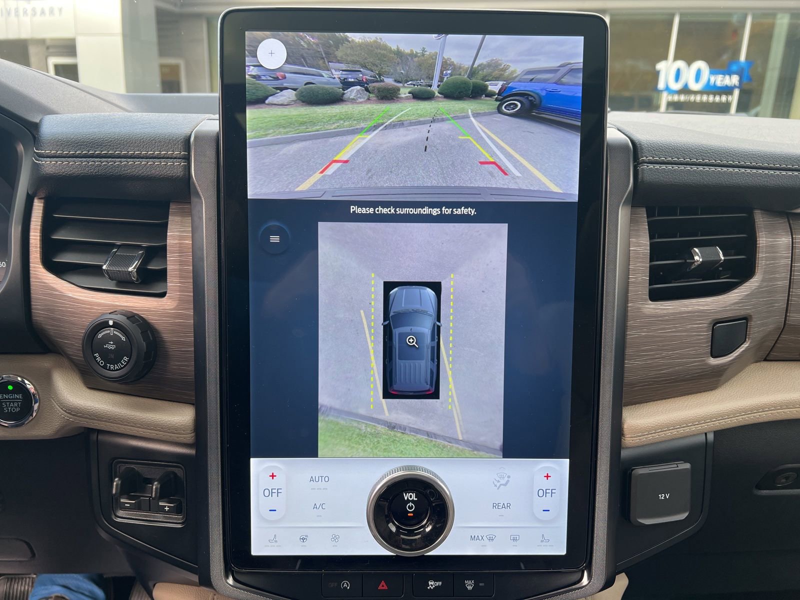 Used 2023 Ford Expedition Limited image 39