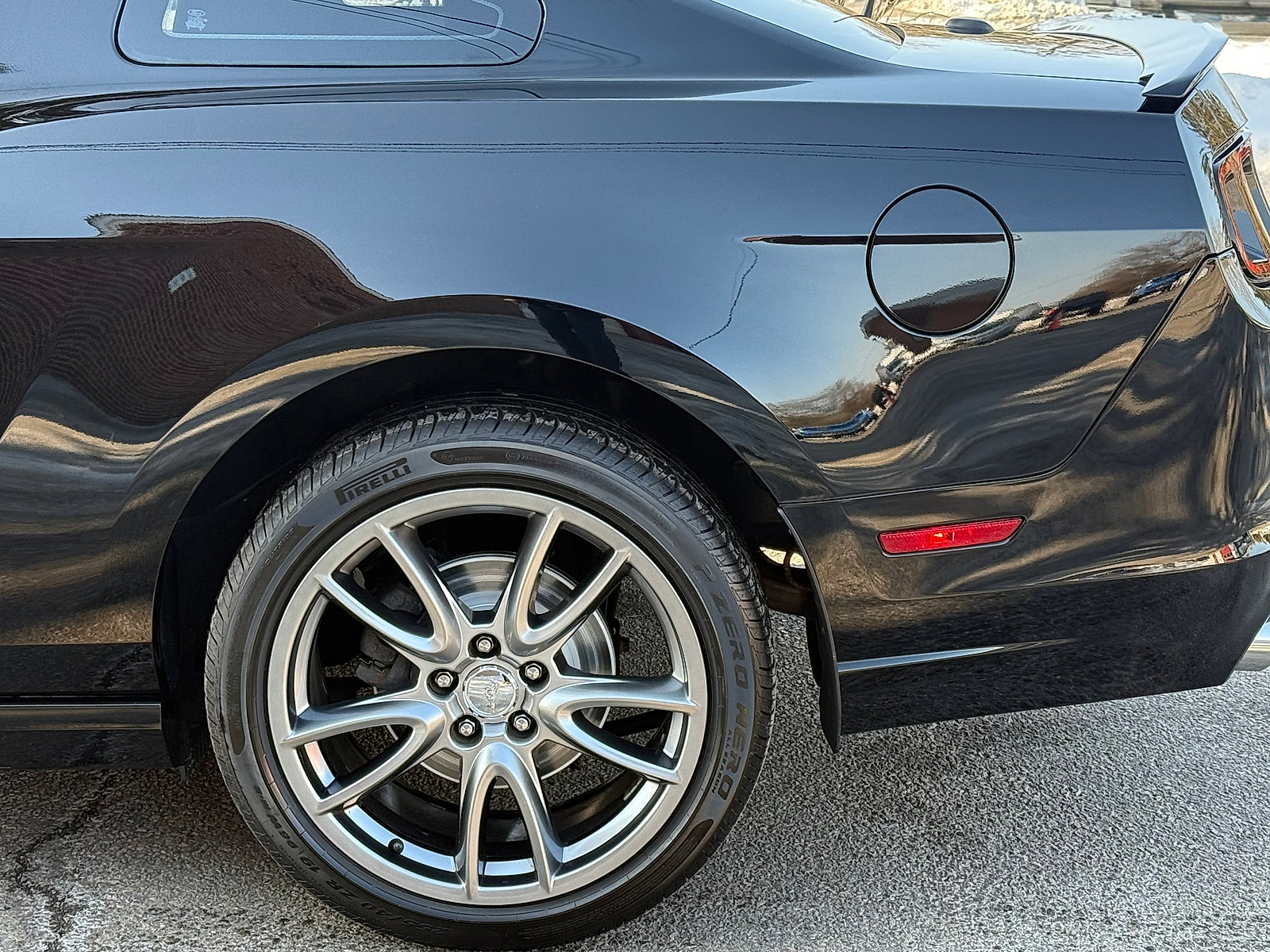 Used 2013 Ford Mustang GT Premium w/ Brembo Brake Pkg image 16