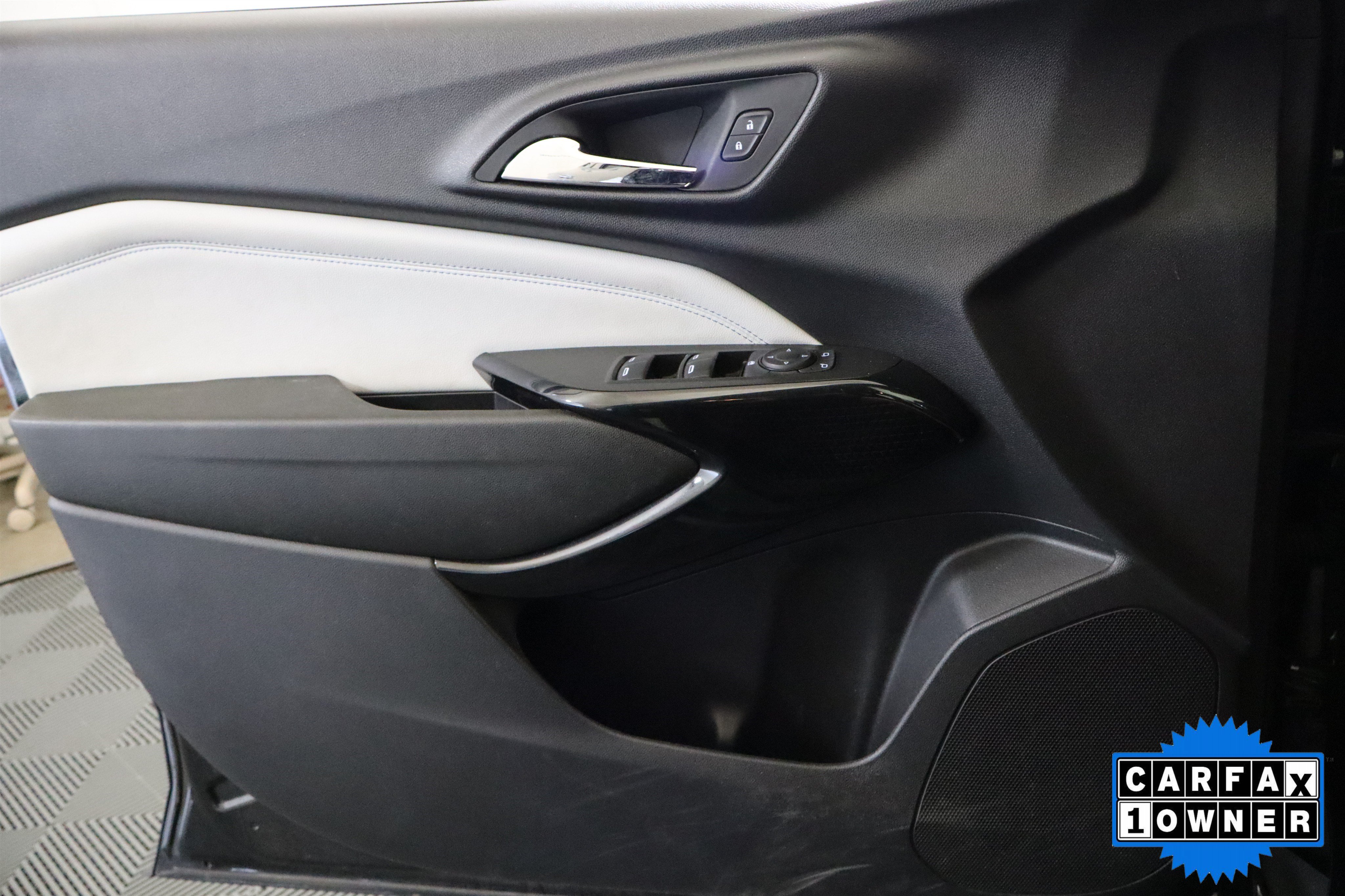 Used 2025 Chevrolet Trax LT FWD image 34