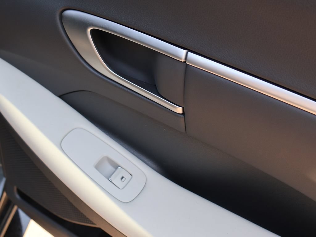 Used 2025 Hyundai Sonata SEL FWD image 13
