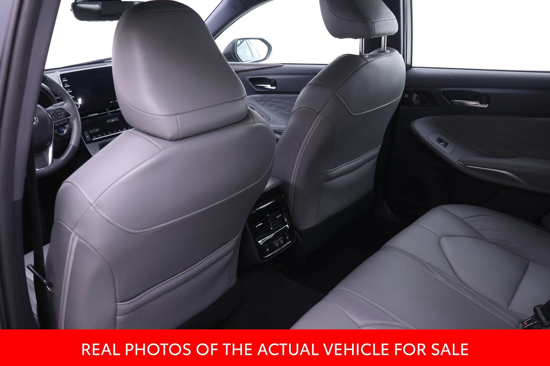 Certified 2019 Toyota Avalon Limited w/ Advanced Safety Package FWD image 11