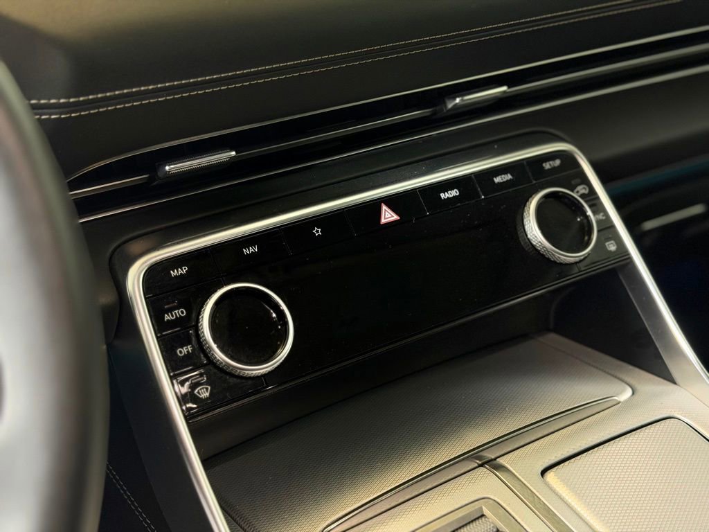 Used 2022 Genesis GV80 2.5T Advanced image 21