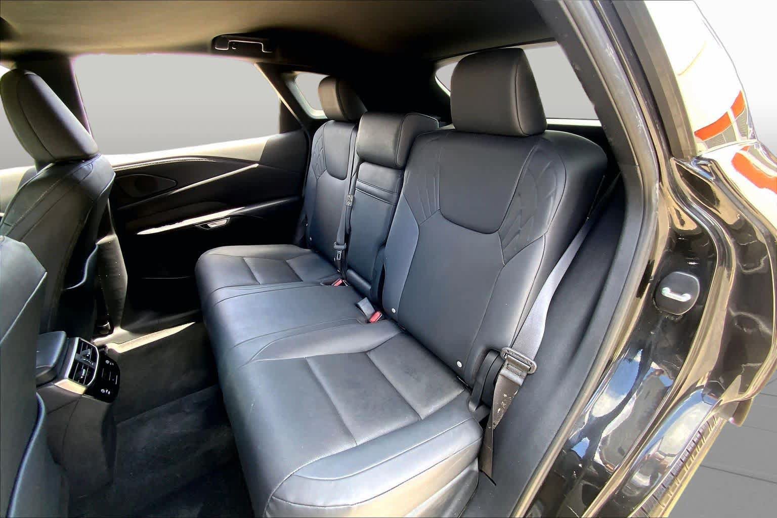 Used 2024 Lexus RX 350h w/ Accessory Package (Z1) AWD/4WD image 19