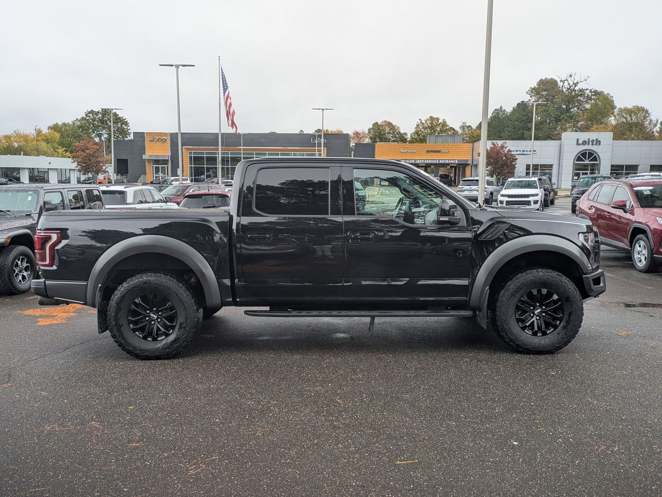 Used 2018 Ford F150 Raptor w/ Equipment Group 802A Luxury image 4
