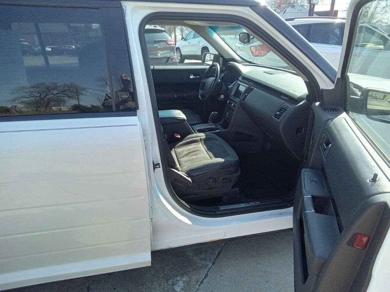 Used 2011 Ford Flex Titanium w/ Trailer Tow Pkg Class III image 3