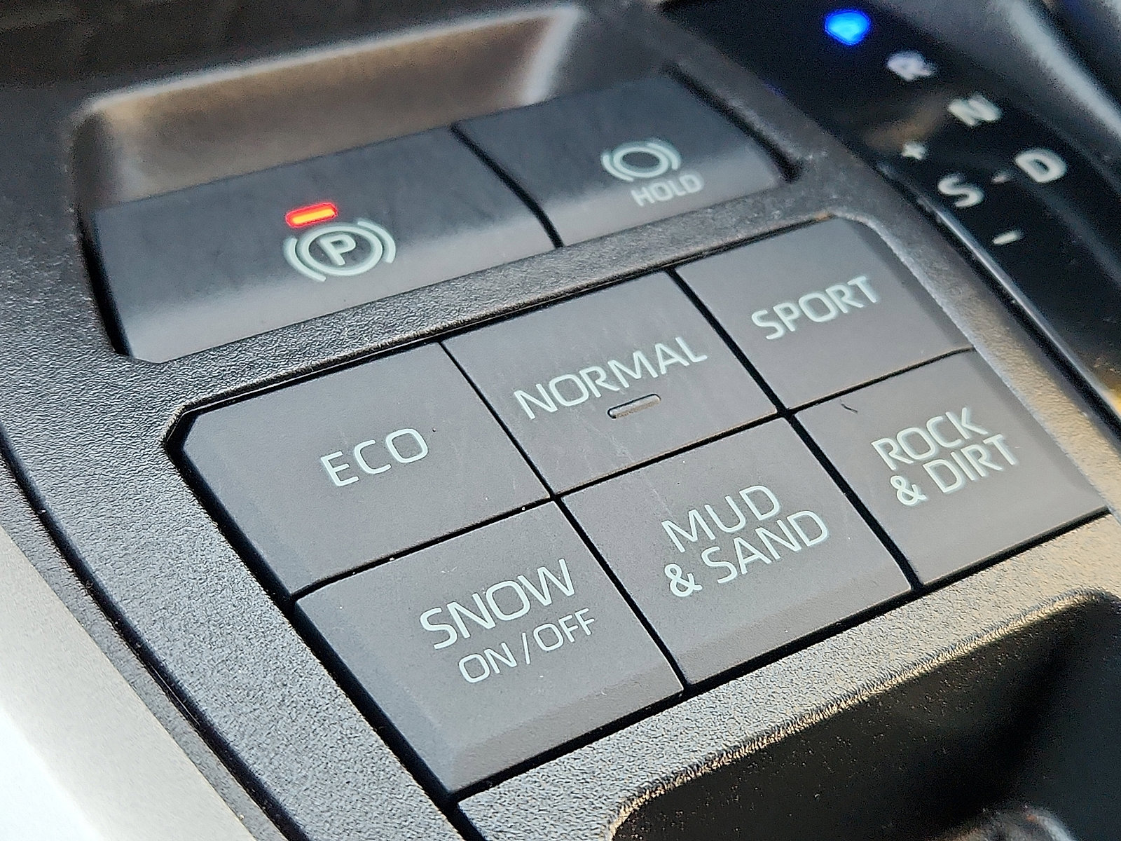 Used 2021 Toyota RAV4 XLE image 24