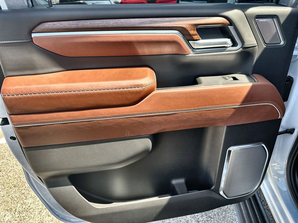 New 2026 GMC Sierra 2500 Denali Ultimate w/ Max Trailering Package image 15