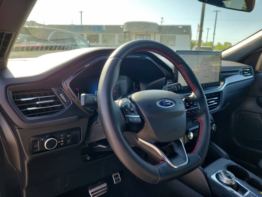 Used 2024 Ford Escape ST-Line w/ Tech Pack #1 AWD/4WD image 21