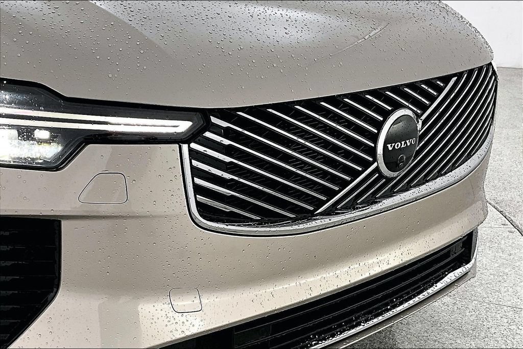 New 2026 Volvo XC90 B5 Plus AWD/4WD image 33