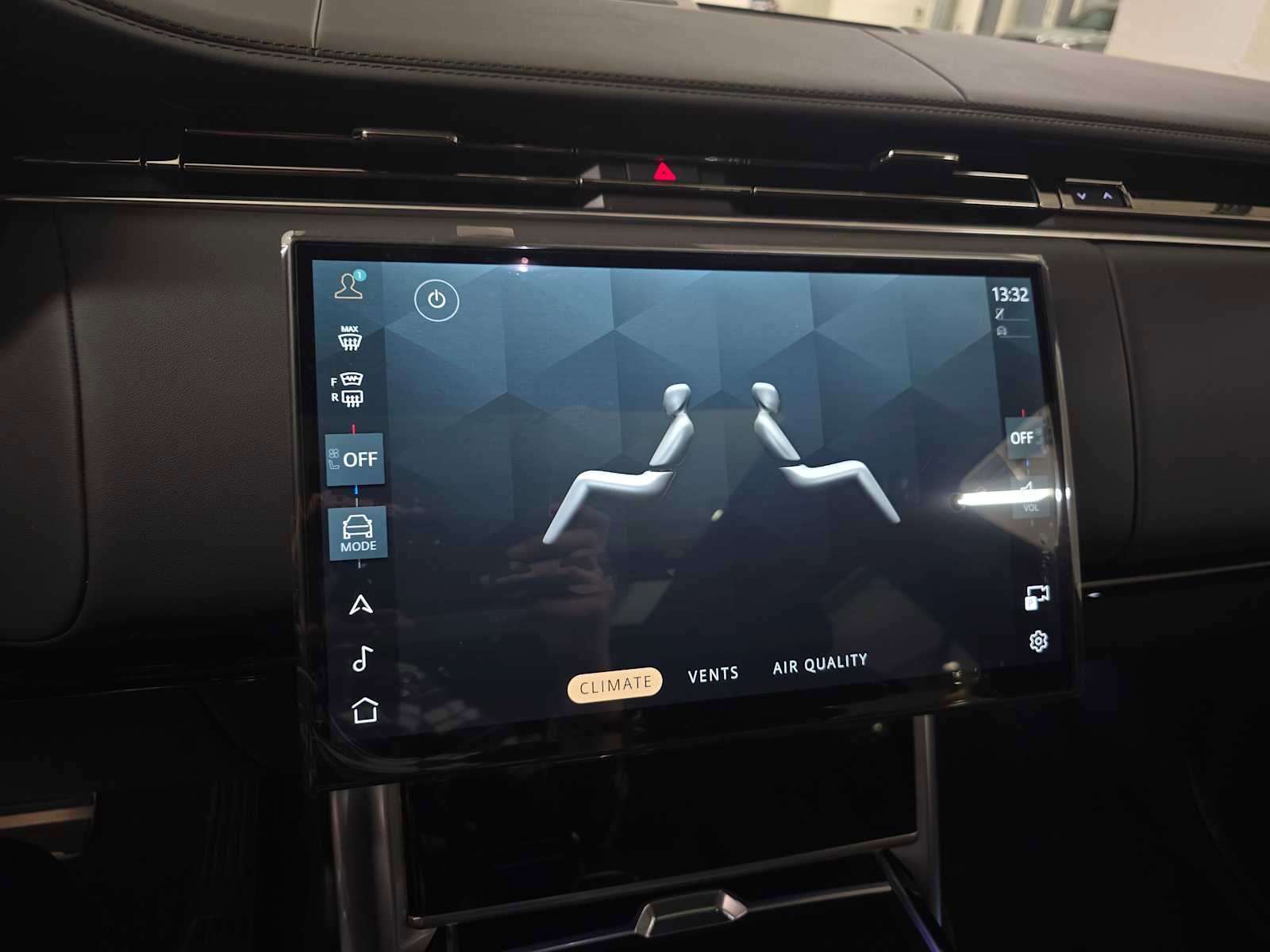 New 2026 Land Rover Range Rover SE image 27