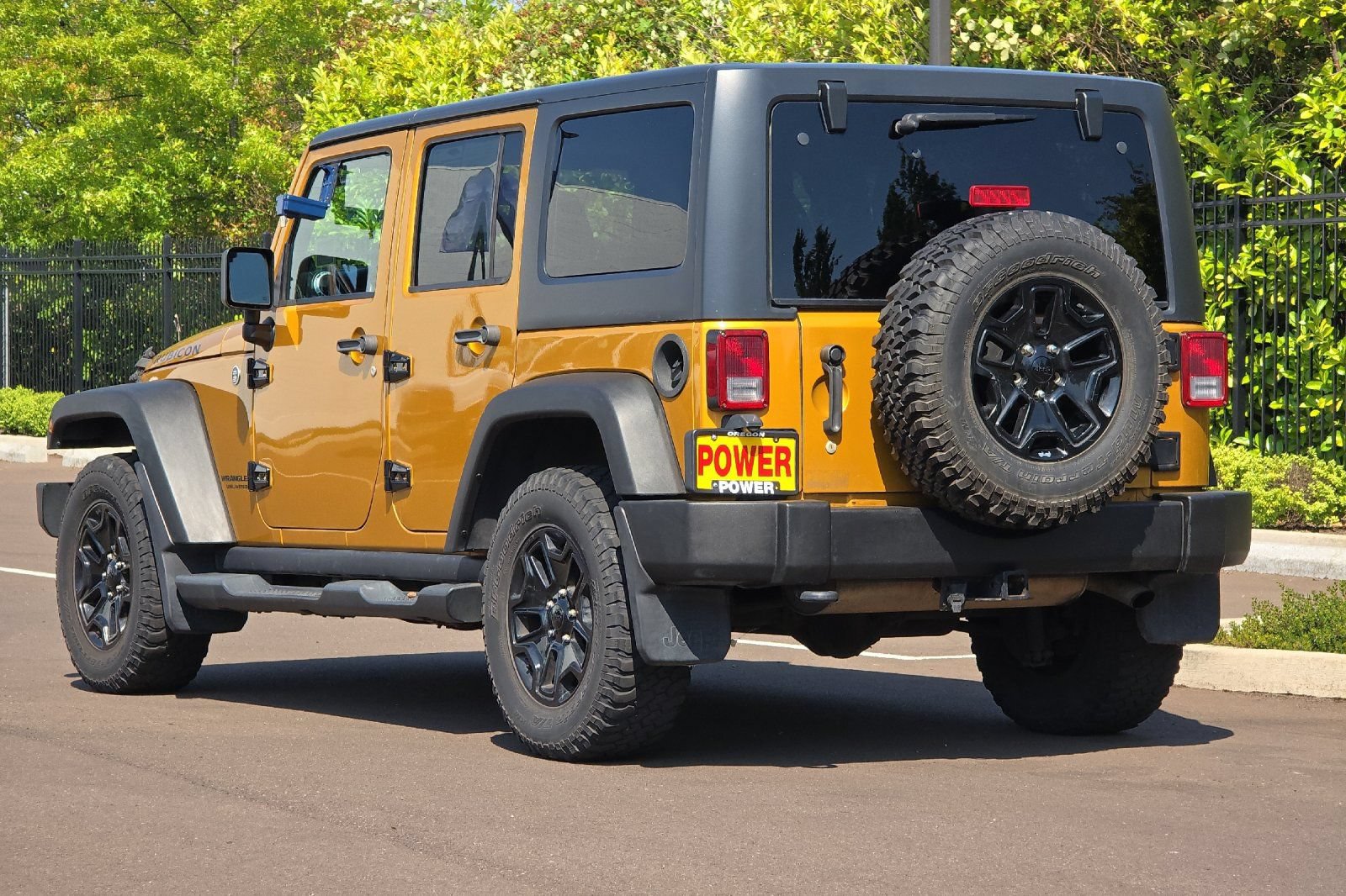 Used 2014 Jeep Wrangler Unlimited Rubicon w/ Dual Top Group AWD/4WD image 6