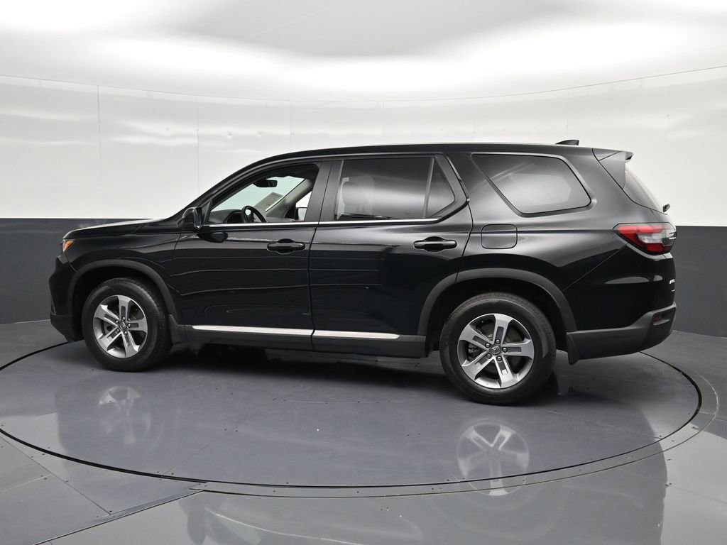 Used 2025 Honda Pilot EX-L image 8