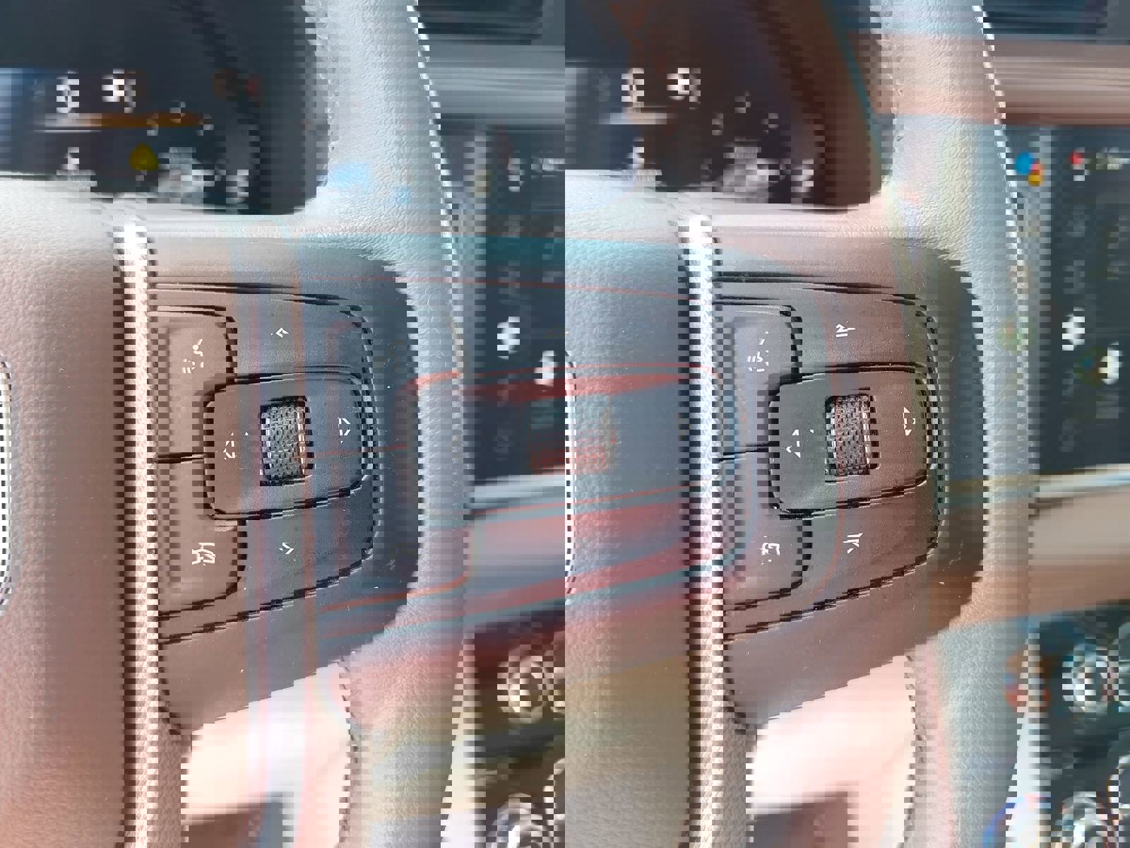 Used 2022 GMC Yukon Denali w/ Denali Premium Package image 19