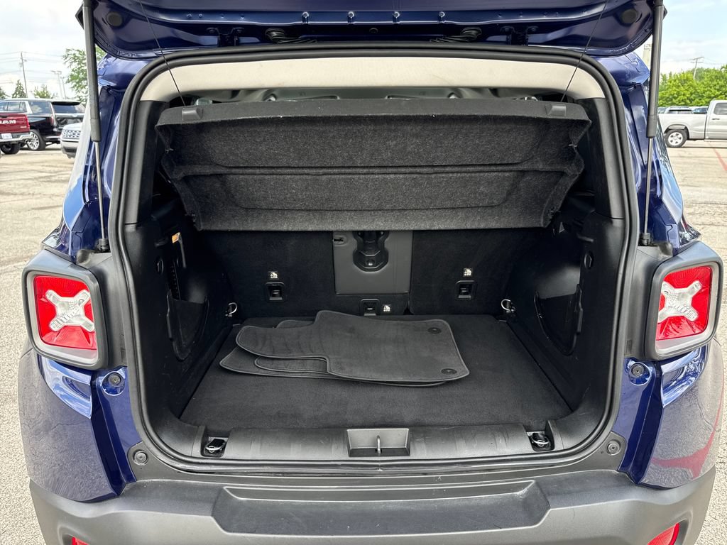 Certified 2020 Jeep Renegade Limited w/ Safety and Security Group AWD/4WD image 35