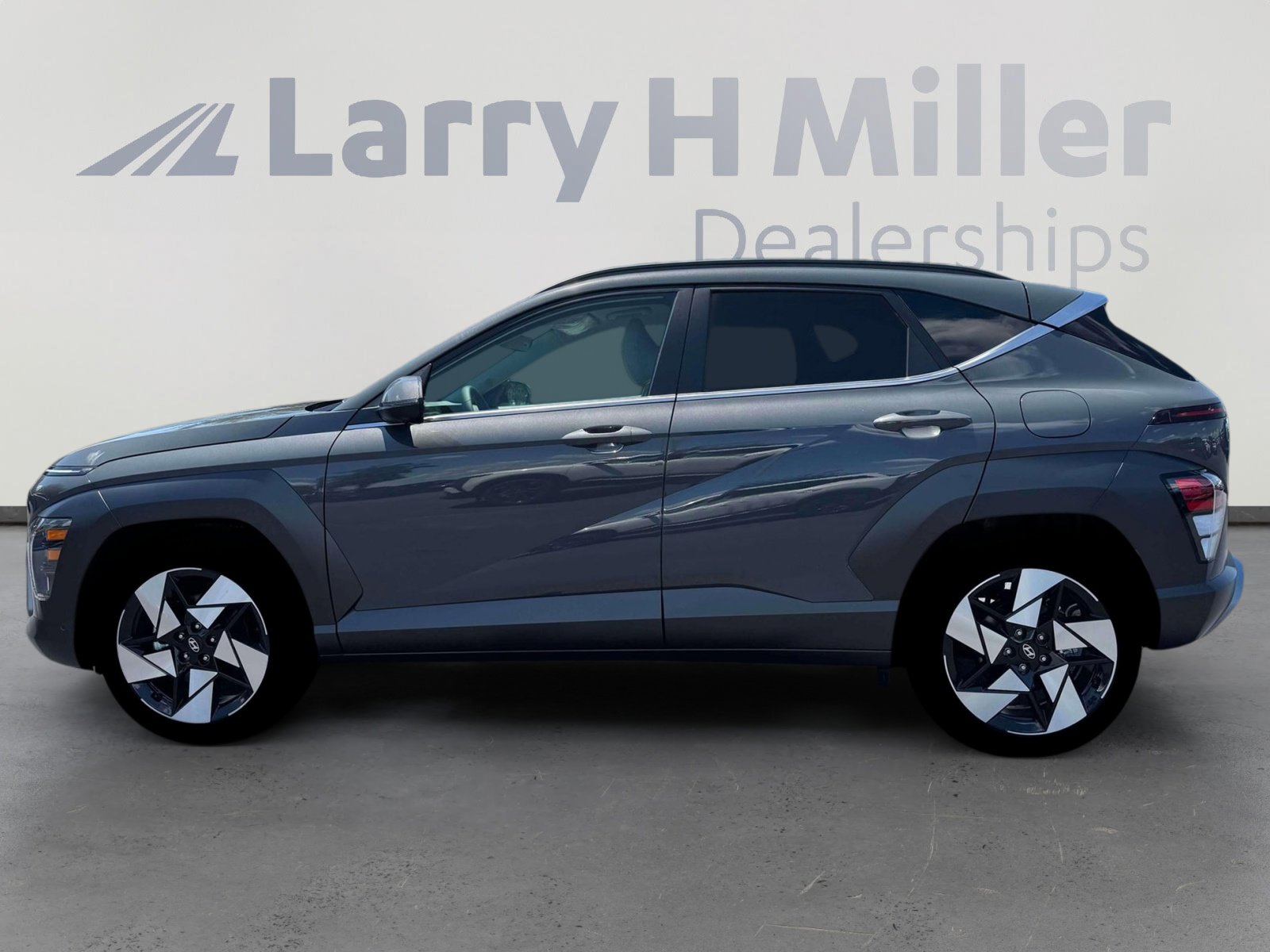 New 2026 Hyundai Kona Limited FWD image 3