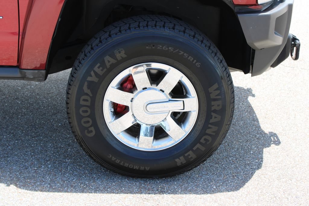 Used 2010 HUMMER H3T w/ Appearance Package AWD/4WD image 5