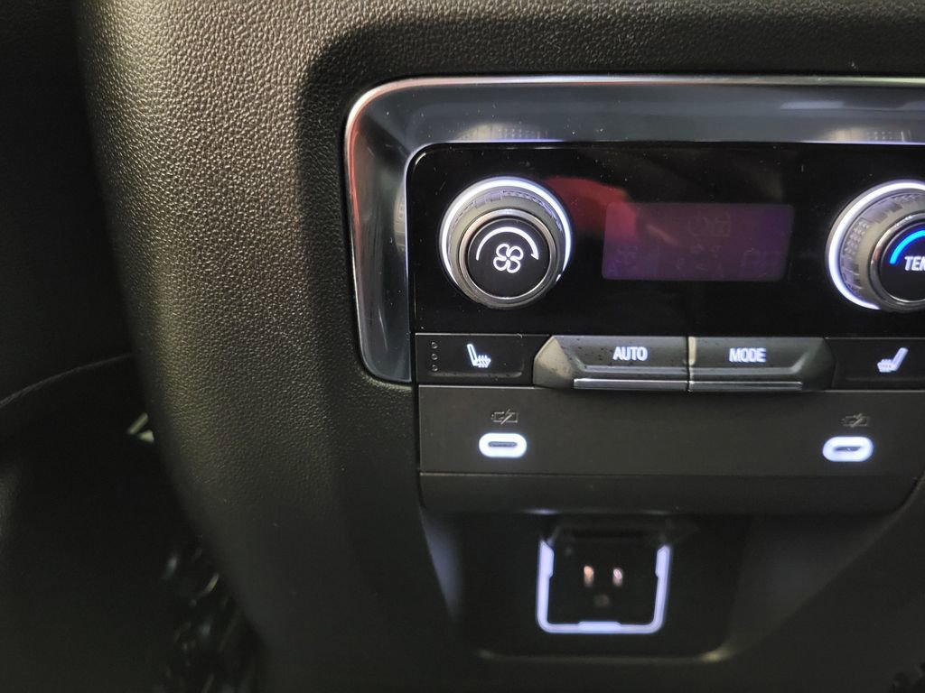 Used 2024 Chevrolet Tahoe RST w/ Luxury Package AWD/4WD image 23